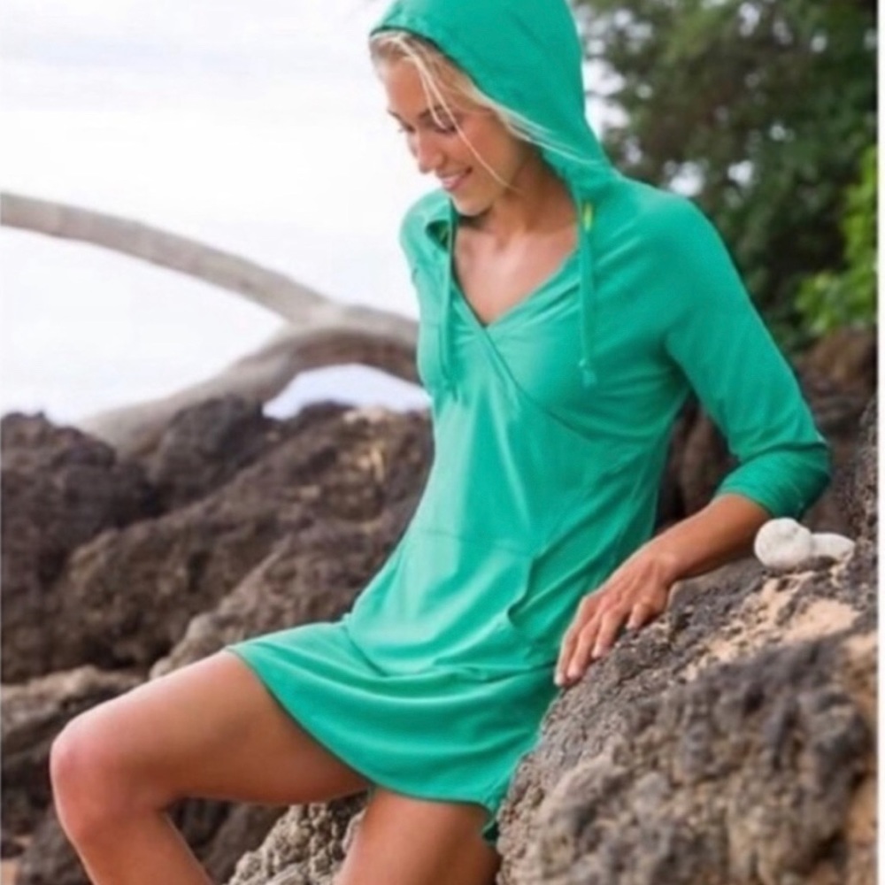 Athleta wick-with-it swim coverup